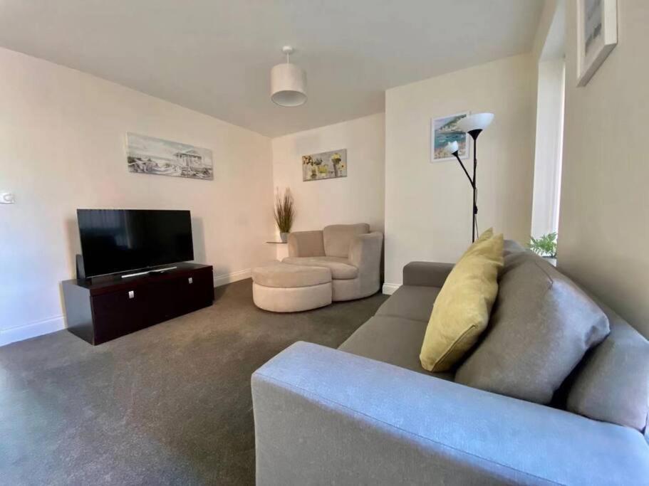סוואנסי No12-Luxe Living Guest Apartment- 1 Bed-Garden-Private Parking-Wifi-Beach-City מראה חיצוני תמונה