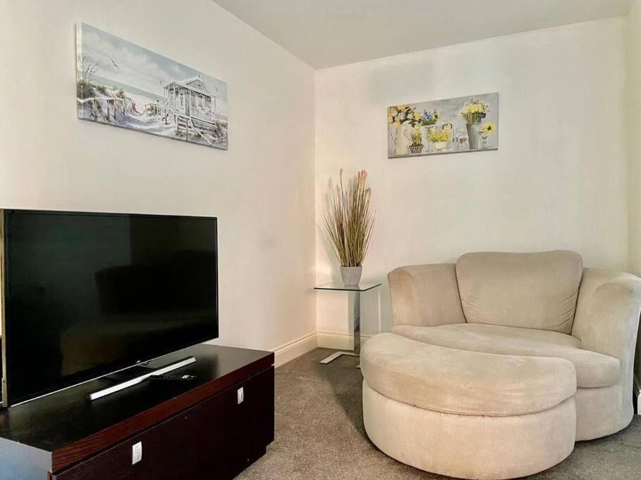 סוואנסי No12-Luxe Living Guest Apartment- 1 Bed-Garden-Private Parking-Wifi-Beach-City מראה חיצוני תמונה